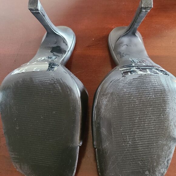 Forever 21 Heels Size 7 1/2 - Black - Picture 4 of 5